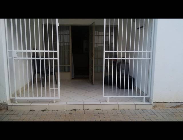 2 BEDROOM TOWNHOUSE TO LET IN WATERVAL EAST